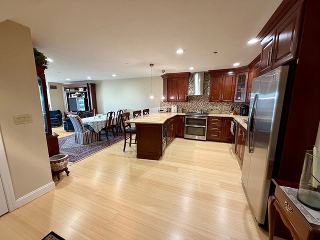 2001 Marina Dr 410, Quincy, MA 02171