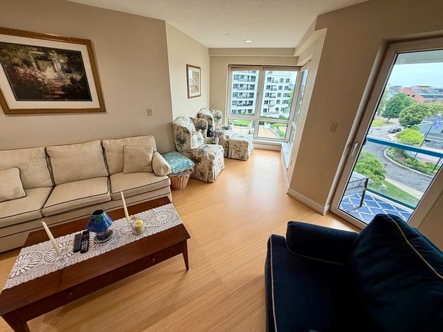 2001 Marina Dr 410, Quincy, MA 02171