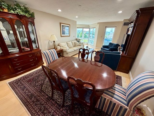 2001 Marina Dr 410, Quincy, MA 02171