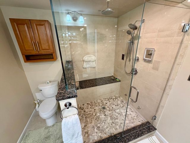 2001 Marina Dr 410, Quincy, MA 02171
