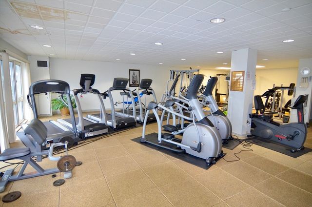 2001 Marina Dr 410, Quincy, MA 02171