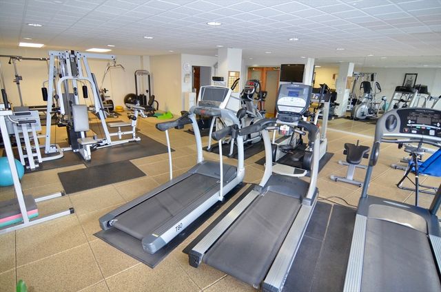 2001 Marina Dr 410, Quincy, MA 02171