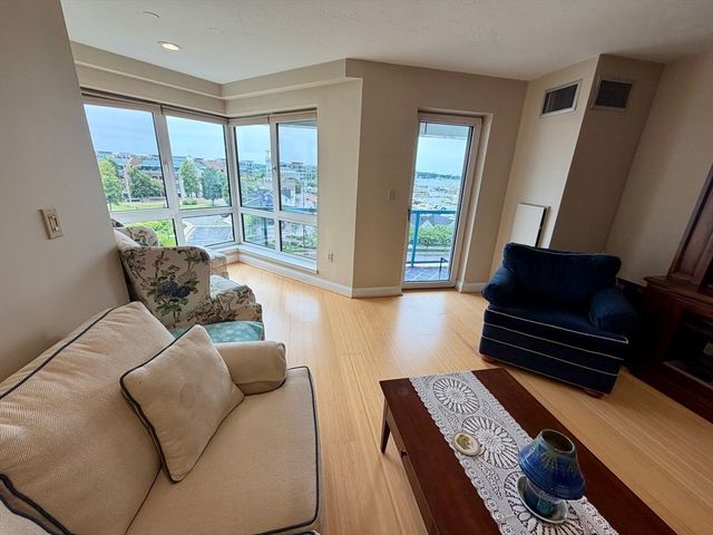 2001 Marina Dr 410, Quincy, MA 02171