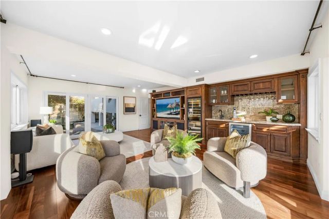 16455 Ladona Circle, Huntington Beach, CA 92649