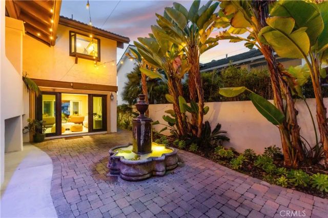 16455 Ladona Circle, Huntington Beach, CA 92649