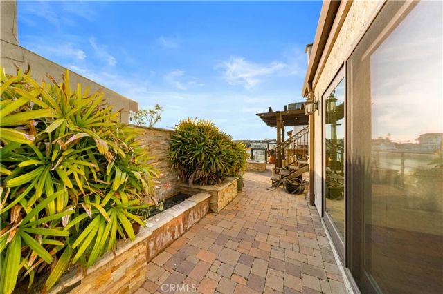 16455 Ladona Circle, Huntington Beach, CA 92649