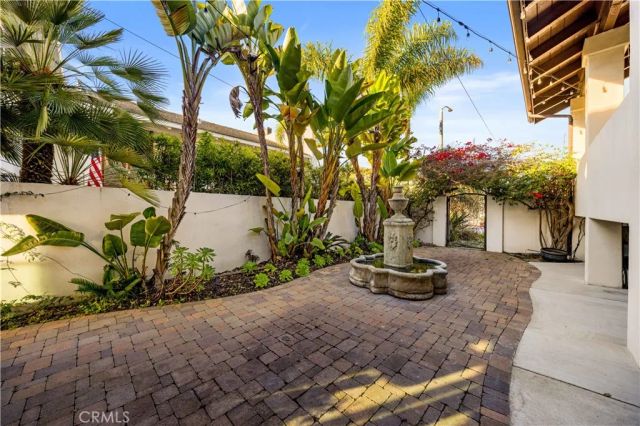 16455 Ladona Circle, Huntington Beach, CA 92649
