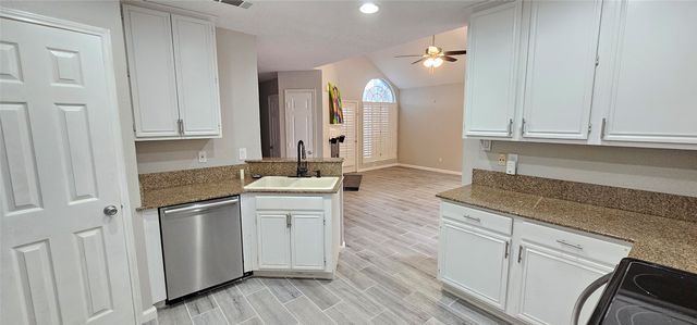 2956 S Bend Drive, Dallas, TX 75229