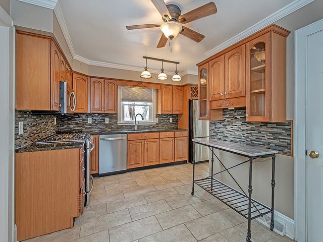 2515 Alydar Dr, Franklin Park, PA 15090