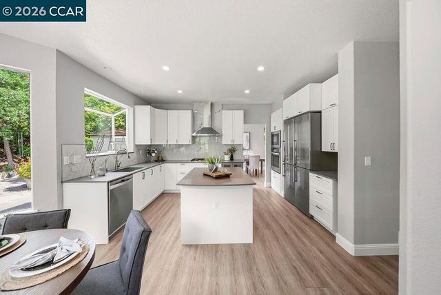 55 La Honda Ct, Clayton, CA 94517