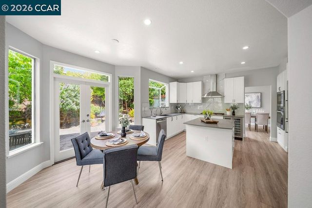 55 La Honda Ct, Clayton, CA 94517