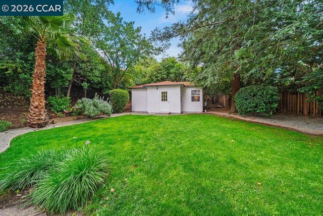 55 La Honda Ct, Clayton, CA 94517