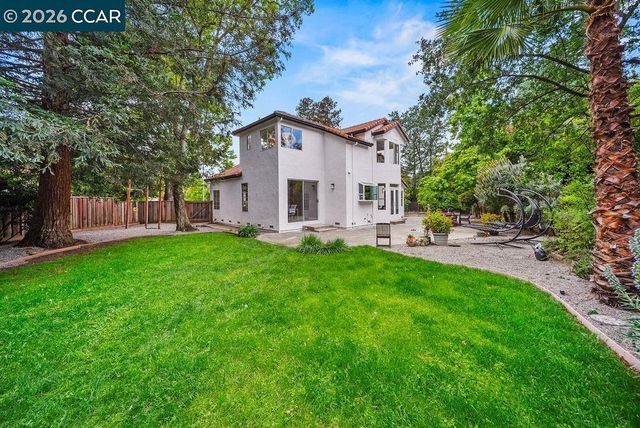 55 La Honda Ct, Clayton, CA 94517