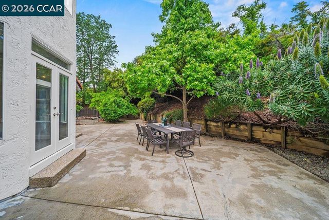 55 La Honda Ct, Clayton, CA 94517