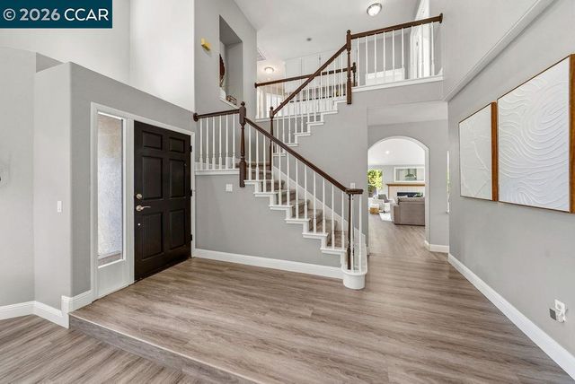 55 La Honda Ct, Clayton, CA 94517