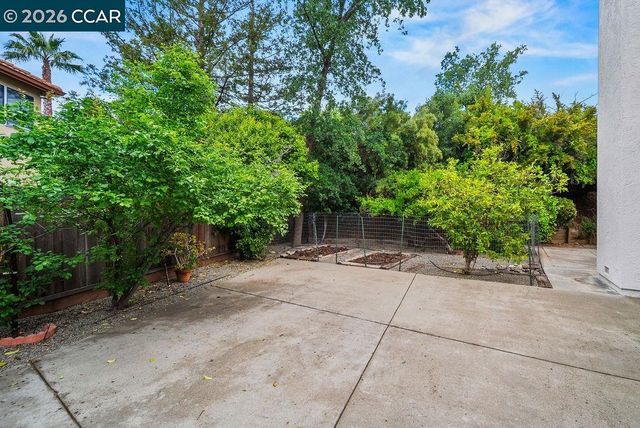 55 La Honda Ct, Clayton, CA 94517