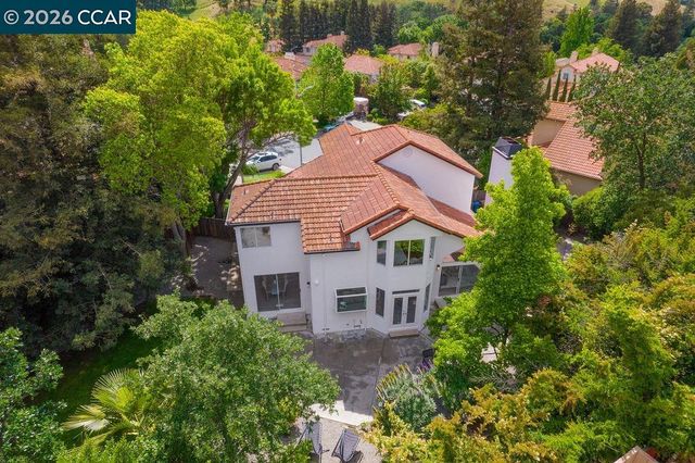 55 La Honda Ct, Clayton, CA 94517