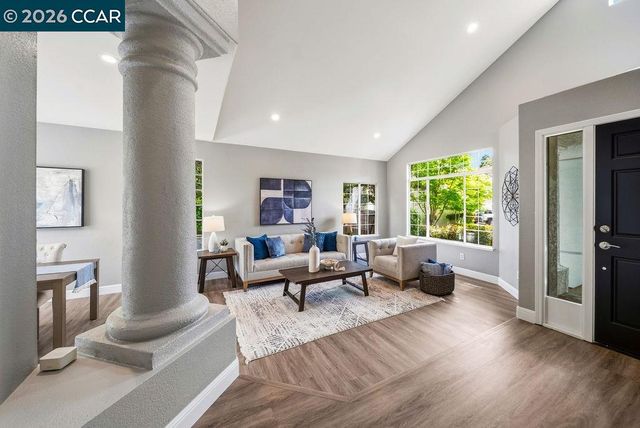 55 La Honda Ct, Clayton, CA 94517