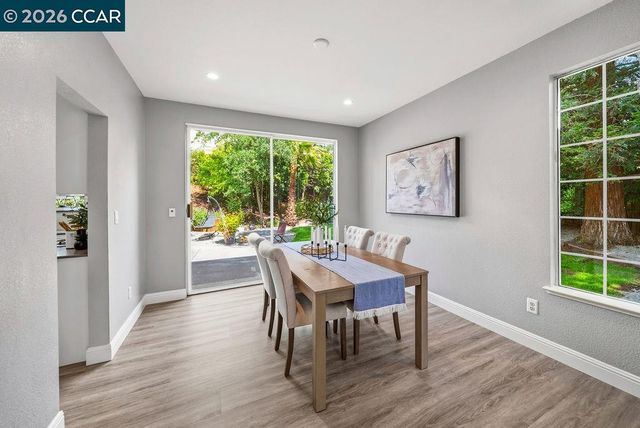 55 La Honda Ct, Clayton, CA 94517