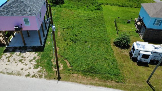 1768 Croaker Lane, Crystal Beach, TX 77650