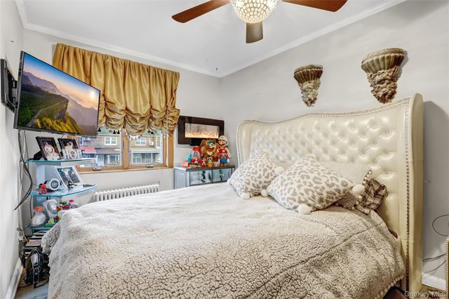 60-23 77th Place, Middle Village, NY 11379