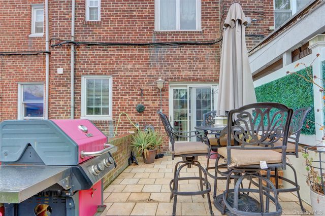 60-23 77th Place, Middle Village, NY 11379