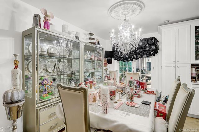 60-23 77th Place, Middle Village, NY 11379