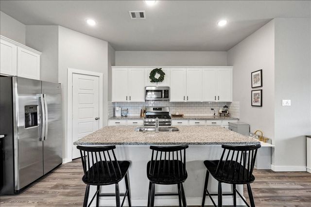 4901 Perennial Lane, La Marque, TX 77568