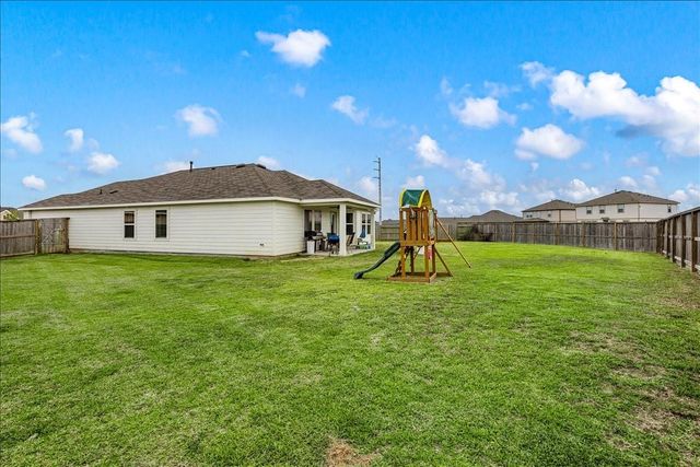 4901 Perennial Lane, La Marque, TX 77568