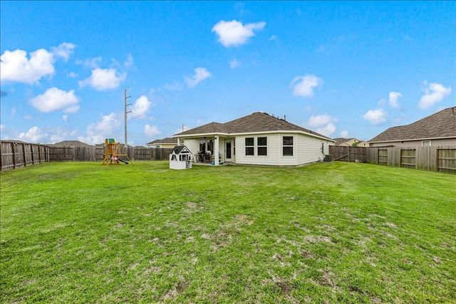 4901 Perennial Lane, La Marque, TX 77568