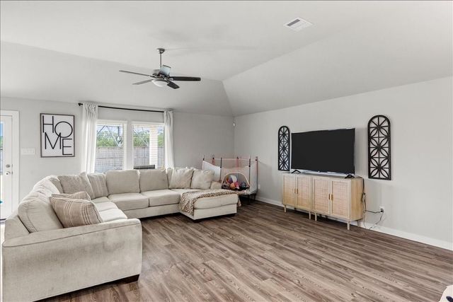 4901 Perennial Lane, La Marque, TX 77568