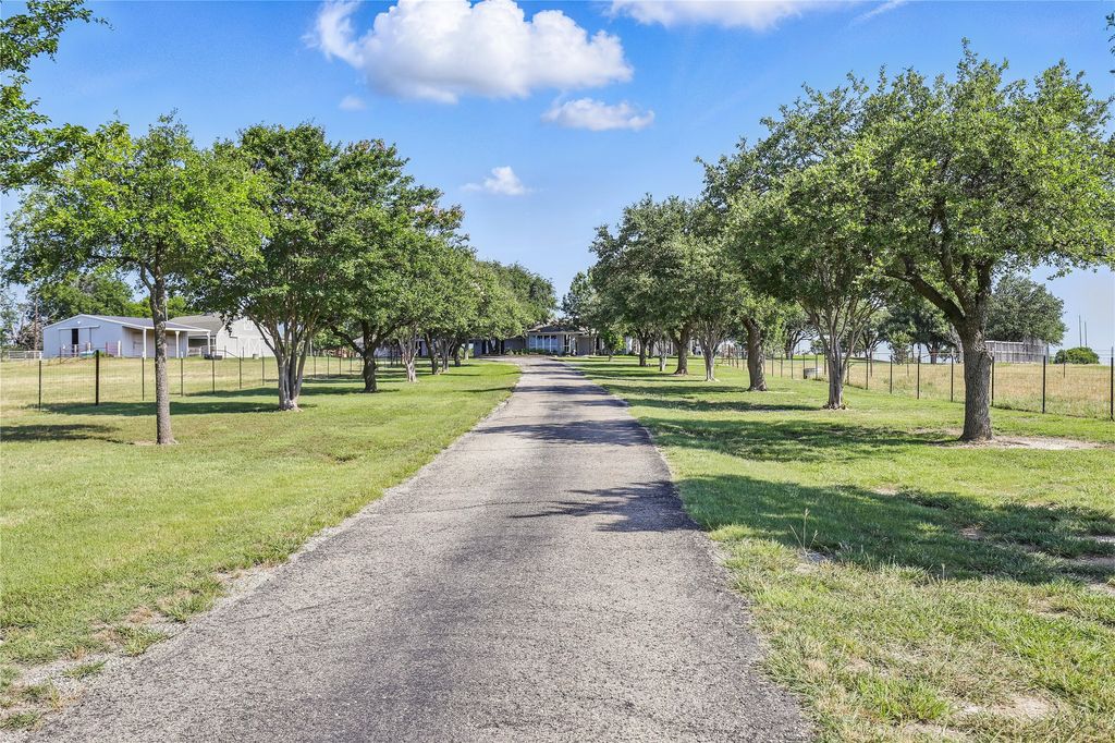 5909 Stacy Lane, Weatherford, TX 76087