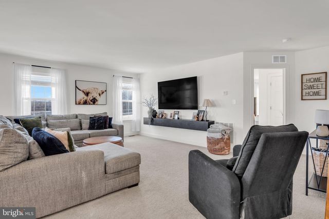 100 EAGLE RD, Dillsburg, PA 17019