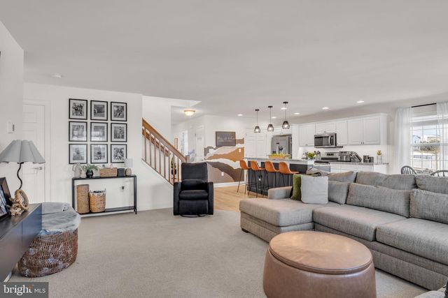 100 EAGLE RD, Dillsburg, PA 17019