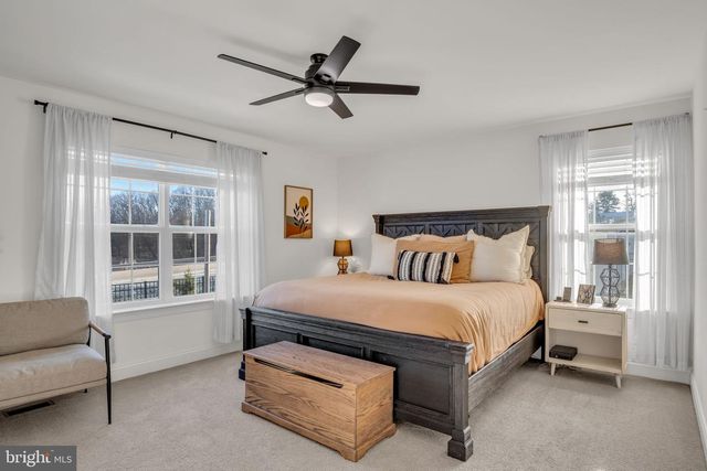 100 EAGLE RD, Dillsburg, PA 17019