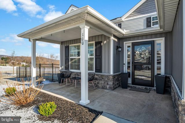 100 EAGLE RD, Dillsburg, PA 17019