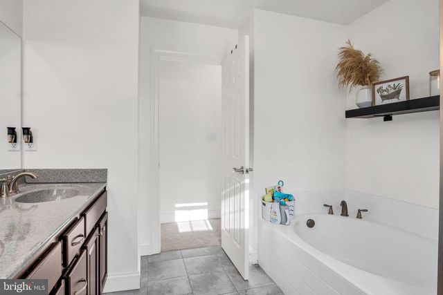 100 EAGLE RD, Dillsburg, PA 17019