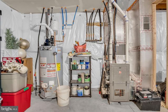 100 EAGLE RD, Dillsburg, PA 17019