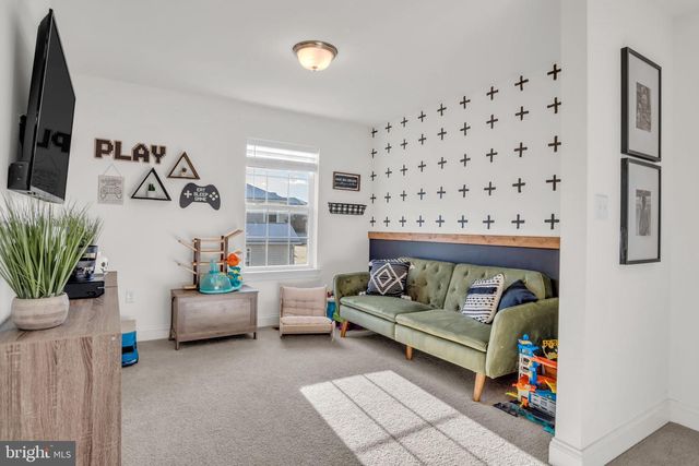 100 EAGLE RD, Dillsburg, PA 17019