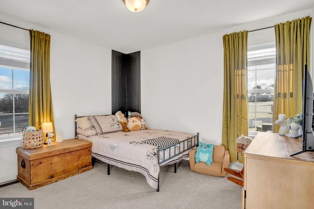 100 EAGLE RD, Dillsburg, PA 17019