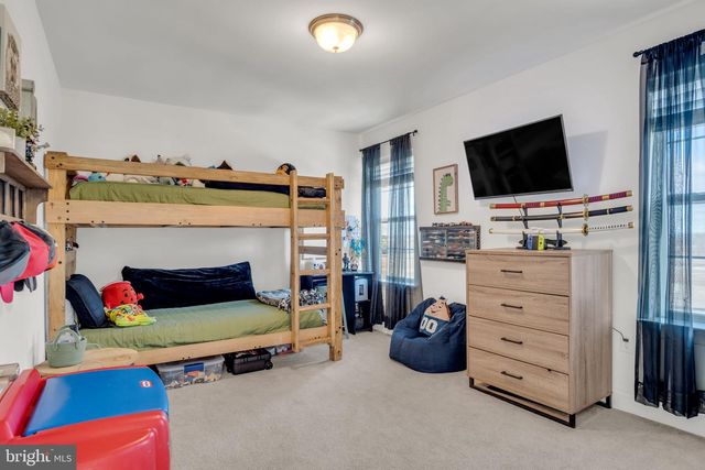 100 EAGLE RD, Dillsburg, PA 17019