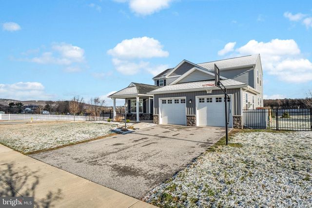 100 EAGLE RD, Dillsburg, PA 17019