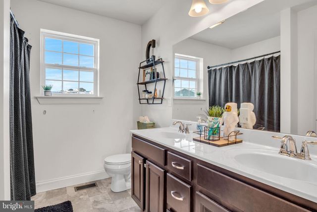 100 EAGLE RD, Dillsburg, PA 17019