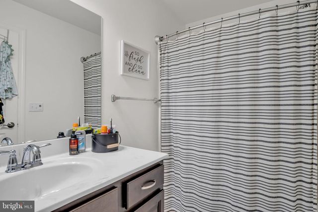 100 EAGLE RD, Dillsburg, PA 17019