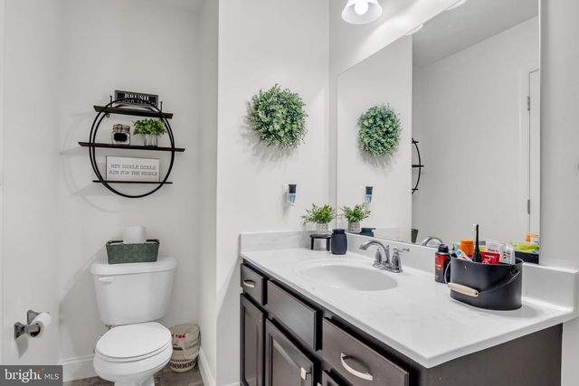 100 EAGLE RD, Dillsburg, PA 17019