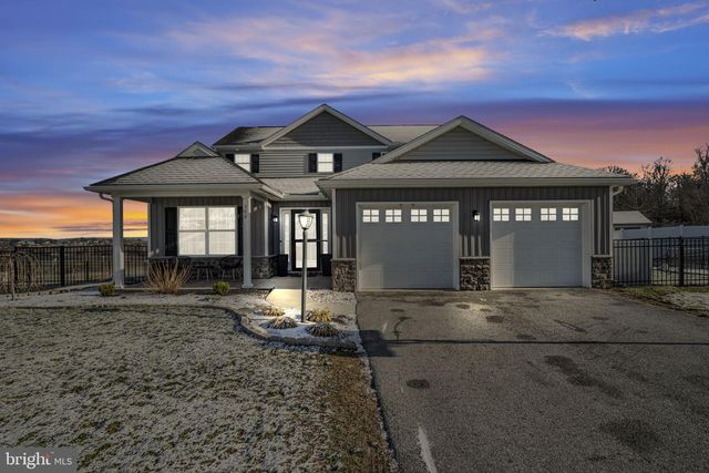 100 EAGLE RD, Dillsburg, PA 17019