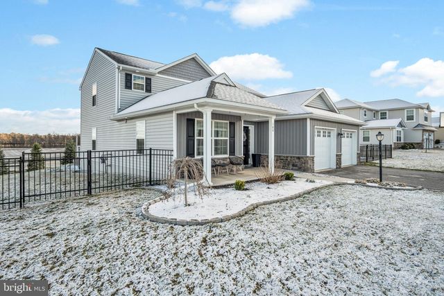 100 EAGLE RD, Dillsburg, PA 17019