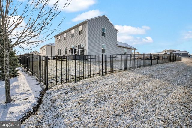 100 EAGLE RD, Dillsburg, PA 17019