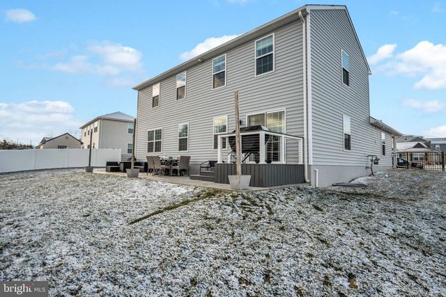 100 EAGLE RD, Dillsburg, PA 17019