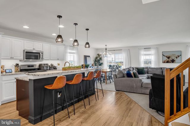 100 EAGLE RD, Dillsburg, PA 17019